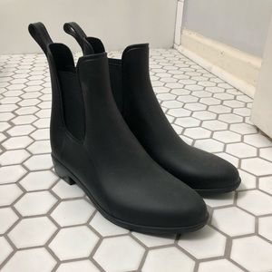 Chelsea rain boots size 8